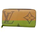 Louis Vuitton Zippy Wallet