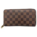 Louis Vuitton Zippy wallet