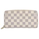 Louis Vuitton Zippy wallet