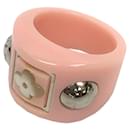 Louis Vuitton Berg Random Flower Ring