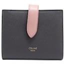 Céline compact