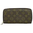 Louis Vuitton Zippy