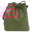 Bolsa de ombro Louis Vuitton Epi Petit Noé M44107