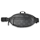 Bolsa de cintura em lona Monogram Eclipse da Louis Vuitton
