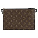 Pochete Trio Louis Vuitton