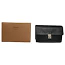 LOUIS VUITTON Clutch bags T.  Leather - Louis Vuitton