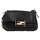 Sac à bandoulière Fendi Mini Mama Forever Baguette en cuir noir