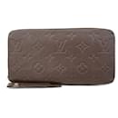 Louis Vuitton Zippy wallet