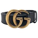 Cinto de couro preto e ouro metálico Gucci GG Marmont