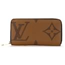 Louis Vuitton Monogram Giant Reverse Zippy Wallet