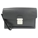 Bolsa Clutch Belair Taiga Louis Vuitton