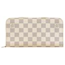 Louis Vuitton Zippy wallet