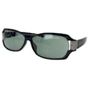 Óculos de sol Gucci padrão GG preto com hardware prateado