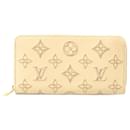Louis Vuitton Monogram Zippy Wallet M82471