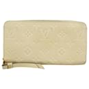 Louis Vuitton Zippy wallet