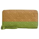 Louis Vuitton Zippy wallet