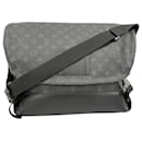 Louis Vuitton Messenger voyager