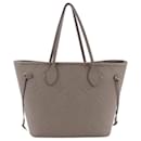 Bolsa Neverfull MM em Monogram Empreinte Louis Vuitton em taupe M45686