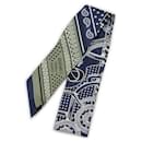 Foulard Hermès Twilly Apprêt d'Or Bandana Marine Vert Soie