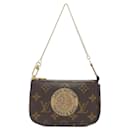Acessório Mini Pochette Monogram Louis Vuitton