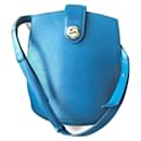 Louis Vuitton - Cluny shoulder bag in blue epi leather