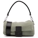 Sac à main Baguette en cachemire vert Fendi
