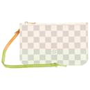 Pochete PM Neverfull Damier Azur Branco Louis Vuitton