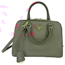 Sac à bandoulière petit modèle Prada Saffiano Lux Promenade en rose
