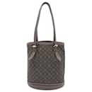 Bolsa de Ombro Bucket PM da Louis Vuitton