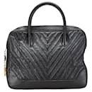 CHANEL Caviar Skin Chevron V Stitch Handbag Black 1番台 - Chanel