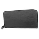 Louis Vuitton Zippy wallet