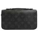 Louis Vuitton M61698 Zippy XL Clutch Bag