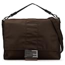 Sac à main Baguette large en nylon Econyl marron Fendi