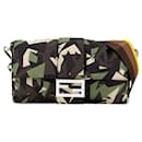 Sac à bandoulière convertible en nylon camouflage vert Fendi