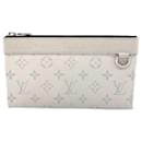 Louis Vuitton Pochette Discovery PM Wallet M30279