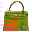 Hermes Kelly 25 Handbag in Orange Chevre Leather - Hermès