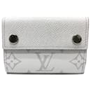 Louis Vuitton Monogram Discovery Compact Wallet