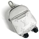 Louis Vuitton Taiga Rama Bijoux Sac Neo Discovery Pouch