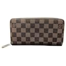 Louis Vuitton Damier Zippy Wallet