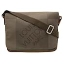 Louis Vuitton Damier Geant Petit Messager Shoulder Bag M93617