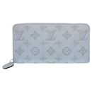 Louis Vuitton Mahina Zippy Wallet M69032
