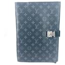 Bolsa Clutch Monogram Eclipse da Louis Vuitton