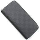 Louis Vuitton Men's Zippy Wallet in Black Damier Infini Leather