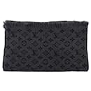 LOUIS VUITTON - Louis Vuitton Monogram Classic scarf in gray wool