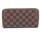 Louis Vuitton Zippy Wallet