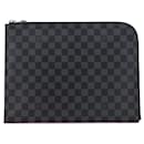 Pochette Jour GM Damier Graphite Preto Louis Vuitton