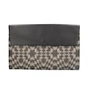 Gucci Kaleido Star GG Supreme Clutch Bag