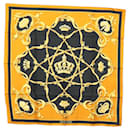 Écharpe HERMES Carre 90 Couronne Soie Jaune Auth am8845 - Hermès