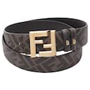 Cinto de couro com logo FF da Fendi