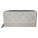 Louis Vuitton Zippy Wallet Horizontal Taiga Monogram Long Wallet